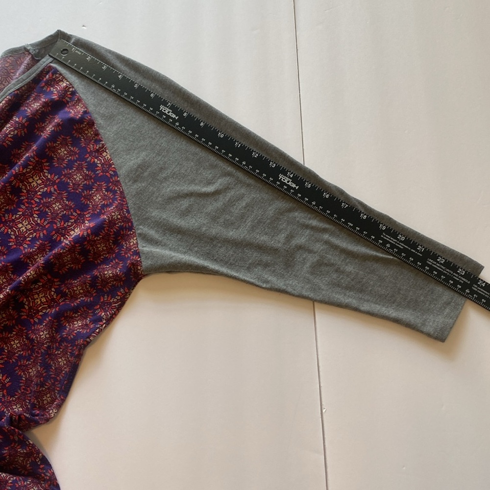 LuLaRoe Randy‎ Tee - Picture 6 of 7